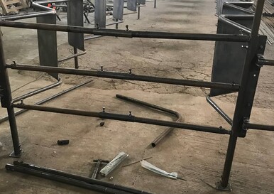 Металлоконструкция доильного зала 